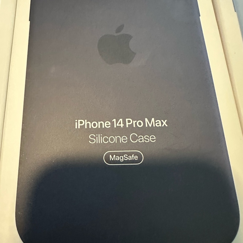 Apple iPhone 14 Pro Max Bundle- 3 Cases - Picture 3 of 15